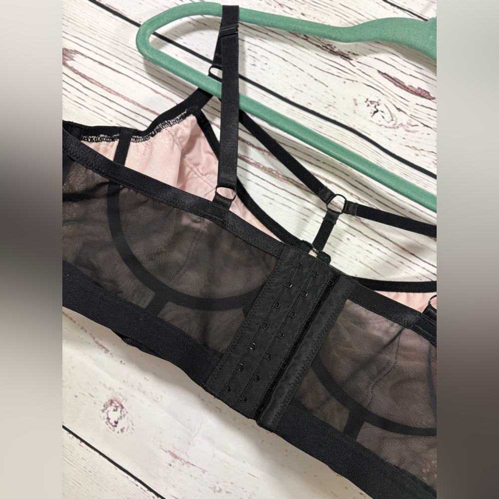 Torrid Blush Pink Lace Underwire Bra with Corset Piping in Size 2 - Picture 6 of 9